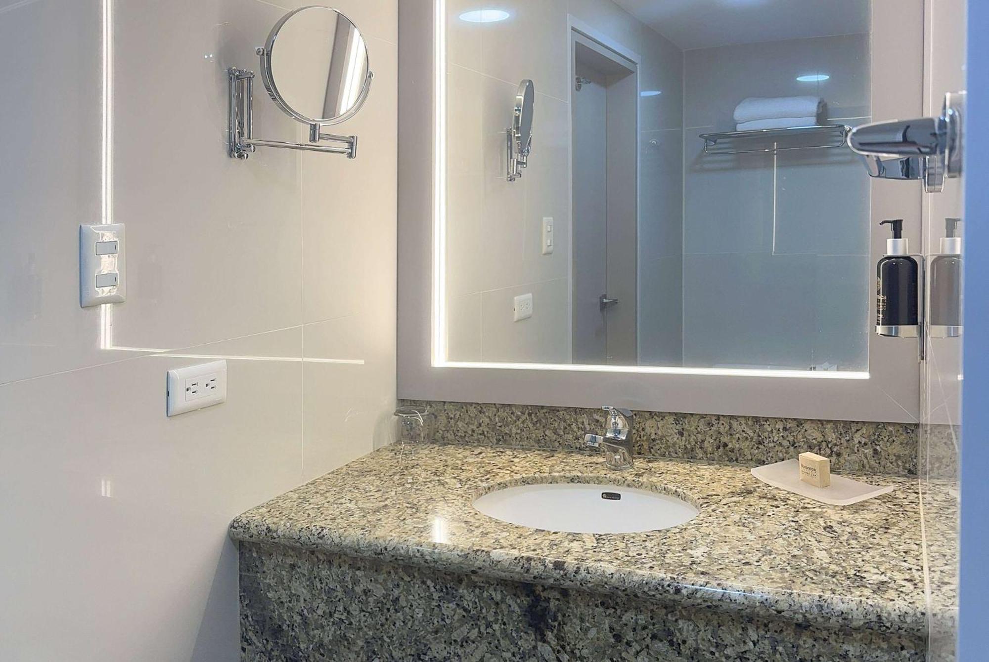 Hotel La Quinta By Wyndham Quito
